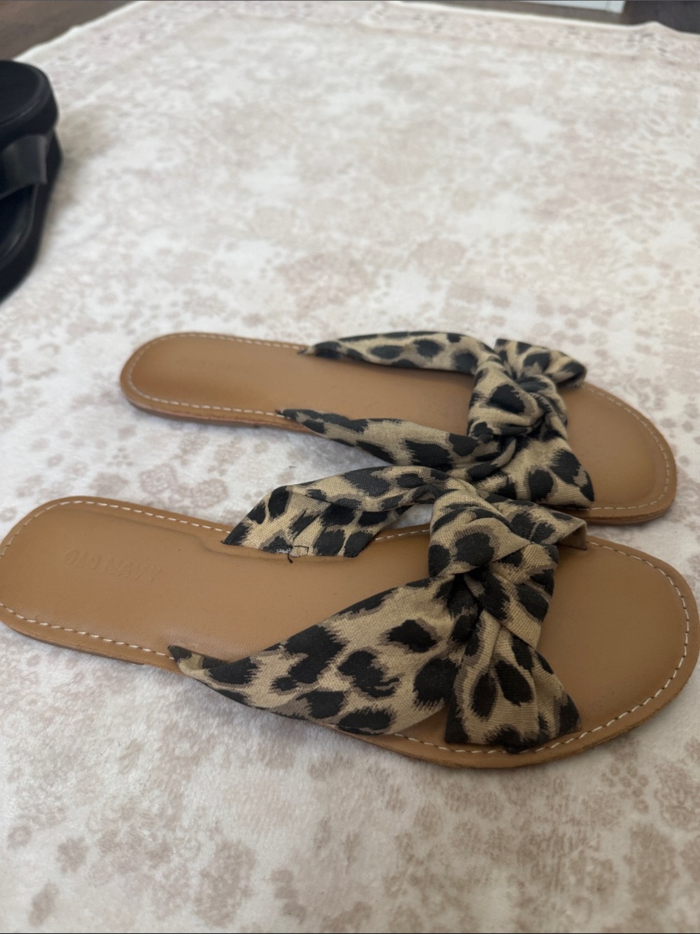 Old navy cheetah sandals - Picture 2 of 2